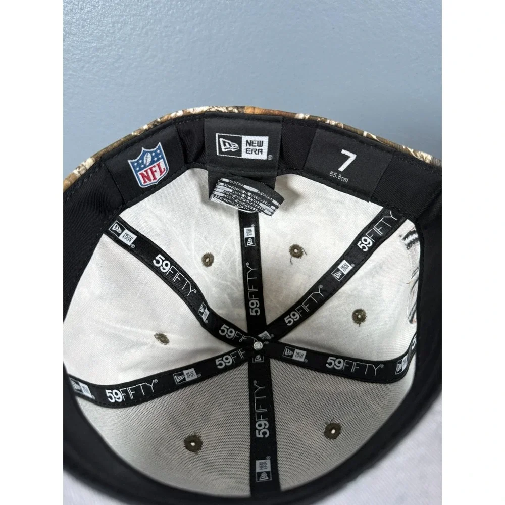 New Era inches tailored green